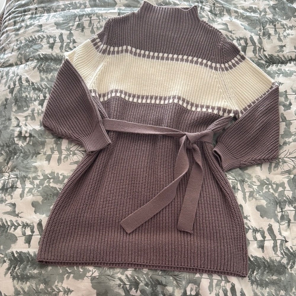 Stylish Women's Sweater Dress with Belt - Gray and Cream